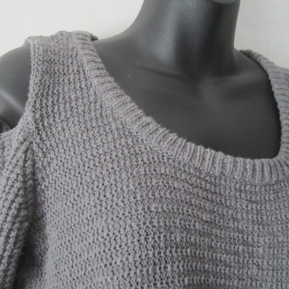 Ruby Moon XS - Open Shoulder - Picture 2 of 6